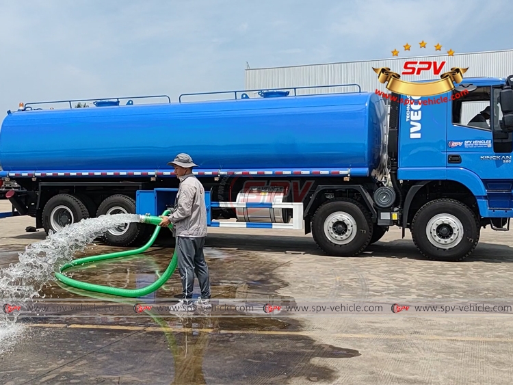 30,000 litres water truck iveco - discharge 2